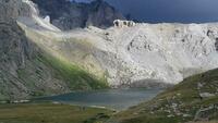 Vue du refuge de Chambeyron : Pas de la Couletta et lac Premier Vue du refuge de Chambeyron : Pas de la Couletta et lac Premier